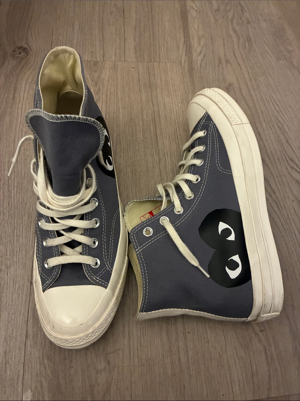 Mens High-Top Converse play Sneakers in Slate Gray with Heart Graphic